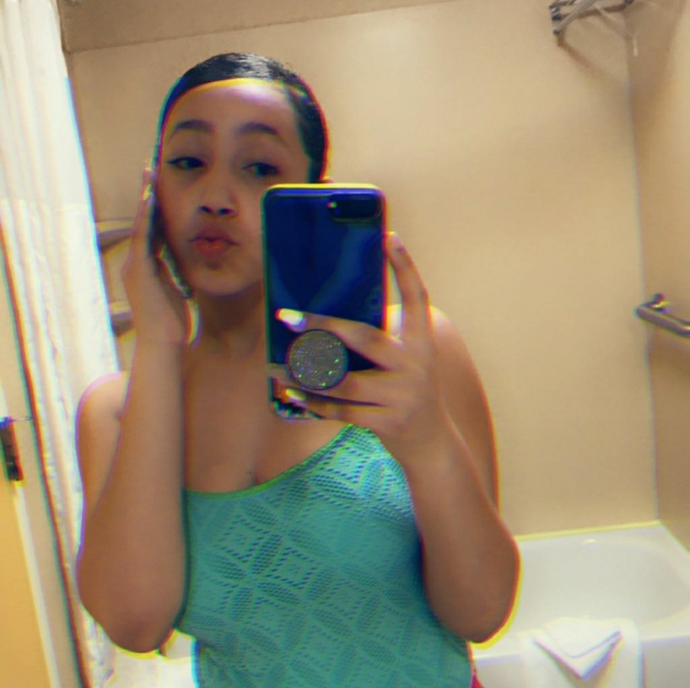 Meet your Posher, April